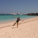 Saunders_beach_in_Nassau_Bahamas