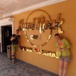 Hard_Rock_Cafe_a_Nassau_Bahamas